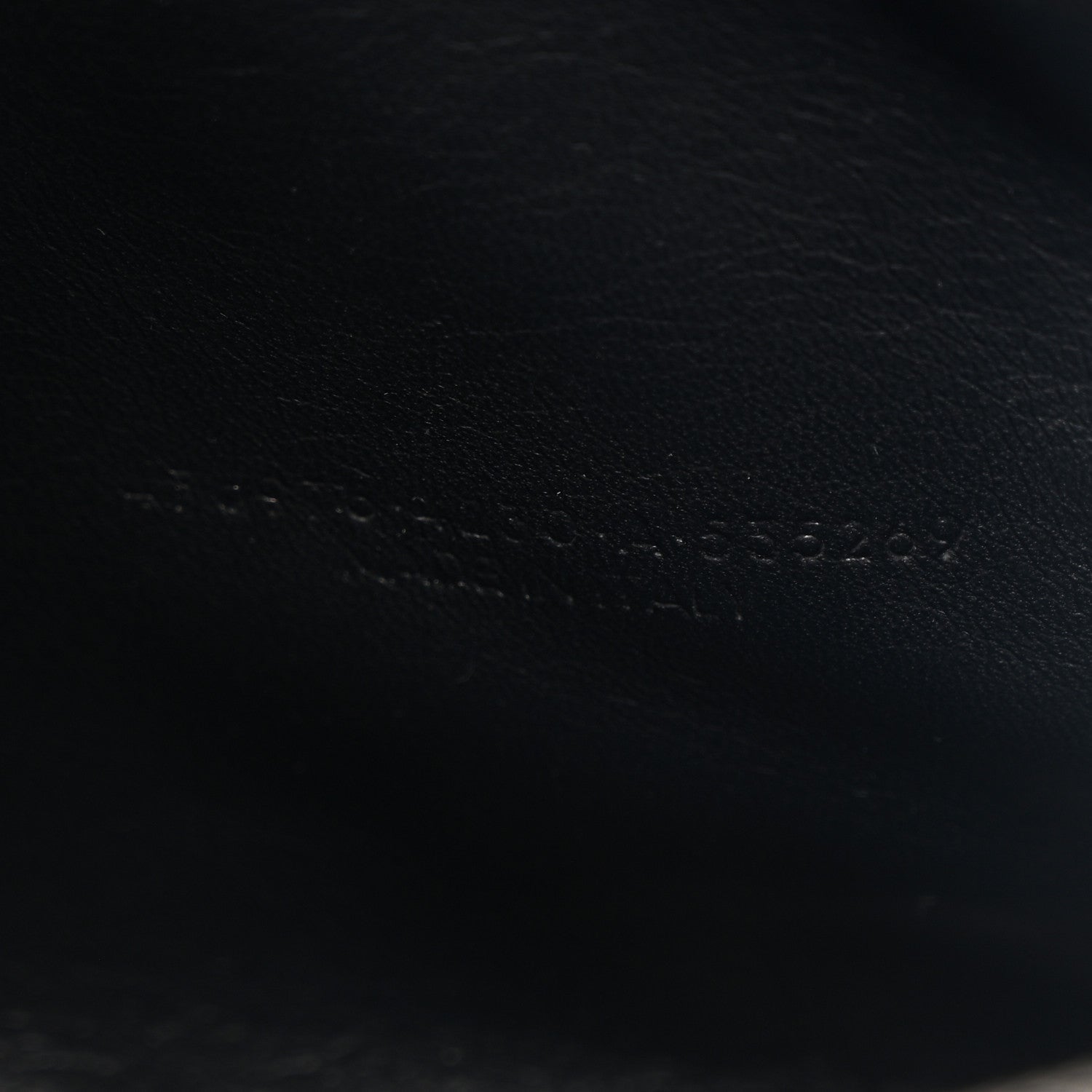 Calfskin M Triangle Pouch Bleu Persan