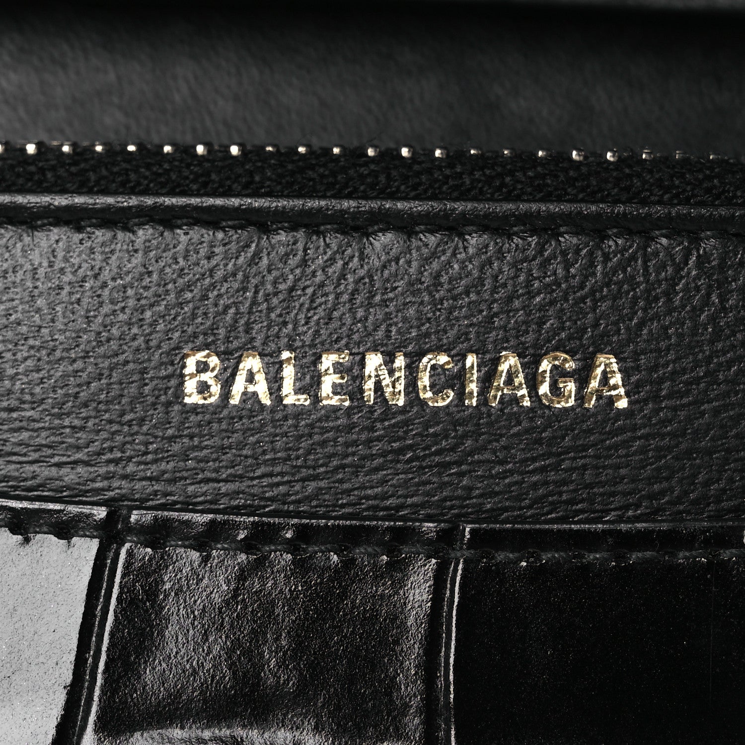 Shiny Calfskin Logo Crocodile Embossed Ville Wallet on Chain Black